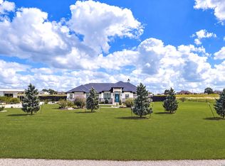 191 TRIPLE R DR, La Vernia, TX 78121