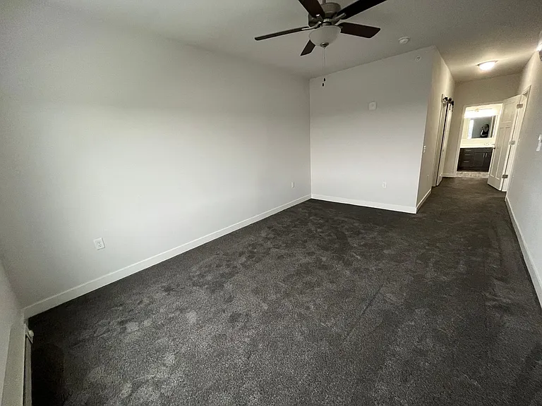 Cottage Grove Commons: Limestone — Photo 81