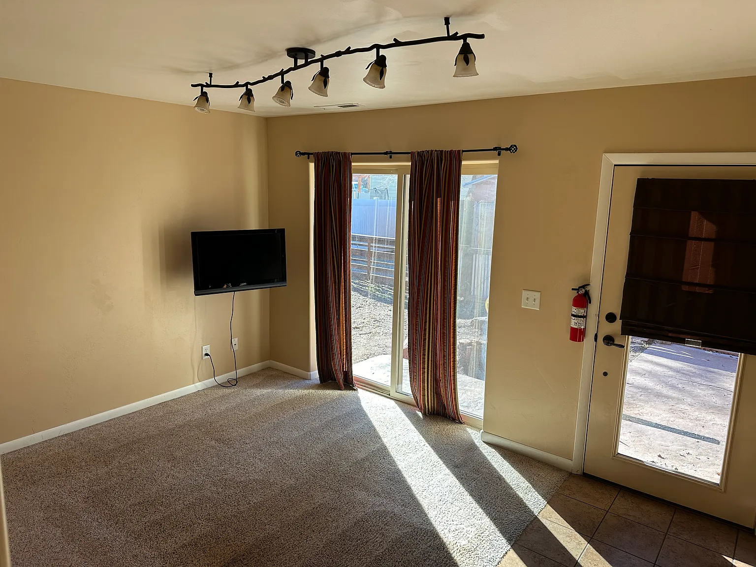 2 bed, 580 sqft, $1,650 — Photo 2