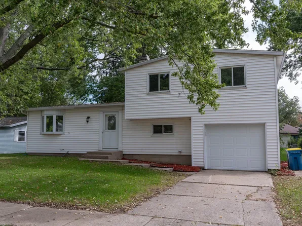 2610 Schumacher Dr, Mishawaka, IN 46545