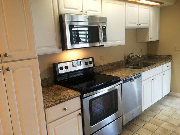 5th image of 8094 Villa Dr