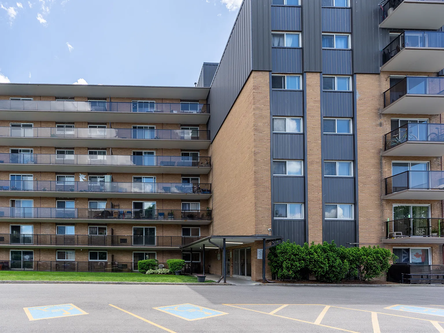 Patricia Apartments — Photo 4