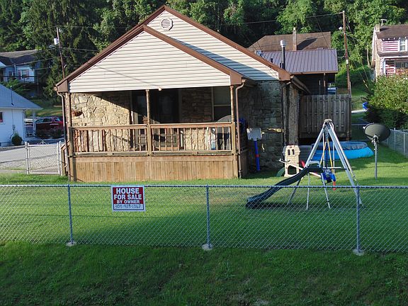 3rd image of 939 Woodward Dr