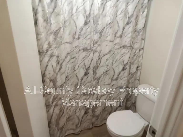 1516 E Grand Ave #101 — Photo 7