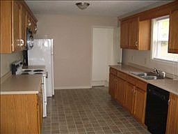 3rd image of 1559 Cherry Tree Dr