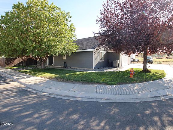 4th image of 396 Sprague Dr