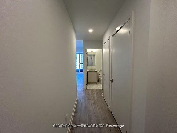 5th image of 252 Church St #3105
