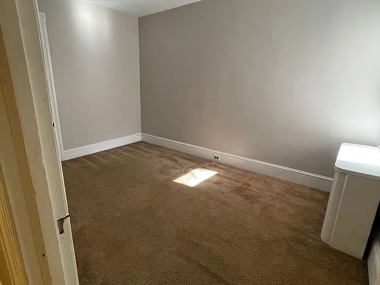 302 Edmonds Ave — Photo 13