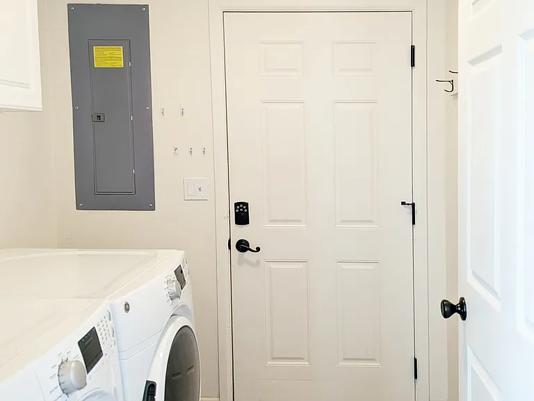 131 Rimrock Ct — Photo 17