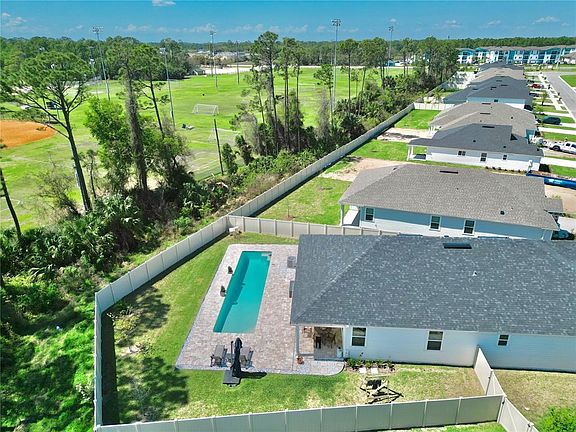 4th image of 36 Signet Cir