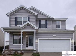 6455 Elm Hurst Dr, Omaha, NE 68157