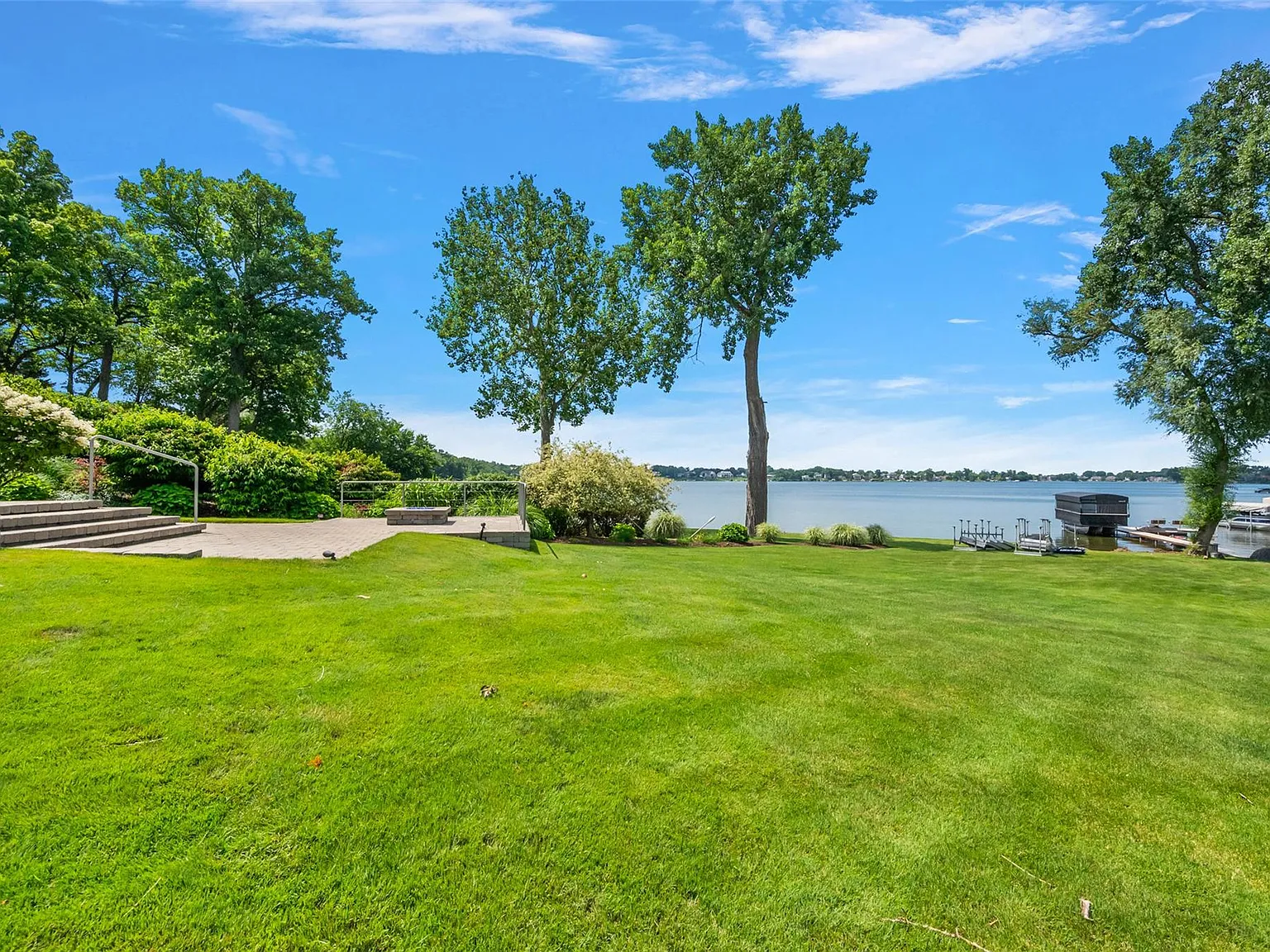 4 bed, 7.0 bath, 6530 sqft, $14,900 — Photo 3