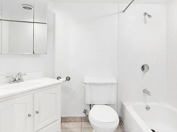 5th image of 462 Sackett St #1