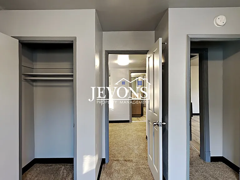 1017 E Spruce St #1/2 — Photo 14