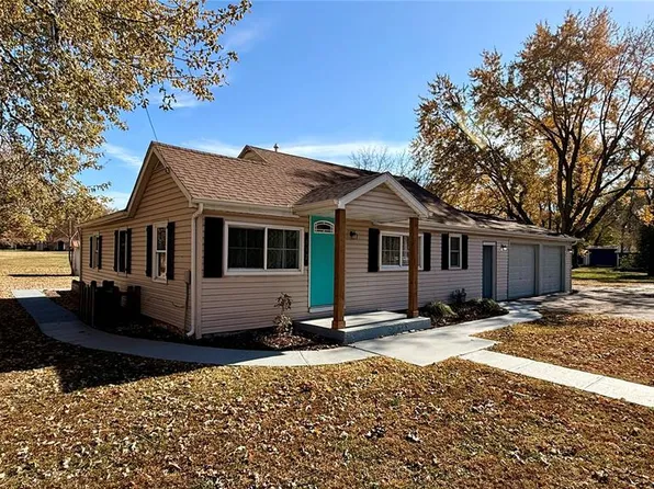 912 S Walnut St, Litchfield, IL 62056