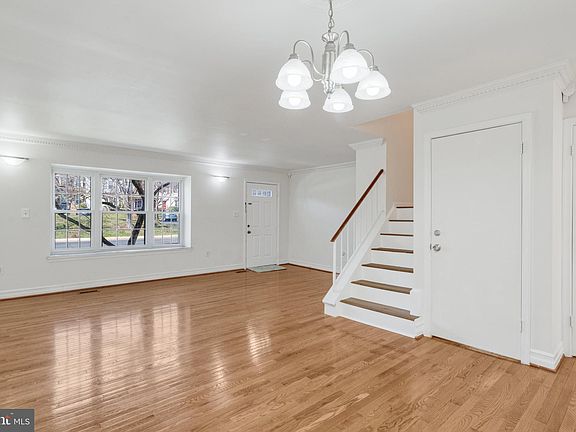 4th image of 5817 Waterdale Ct