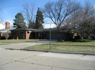 34425 Grove Dr, Livonia, MI 48154
