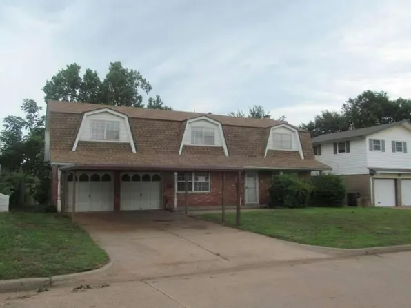 229 Randall Dr, Midwest City, OK 73110