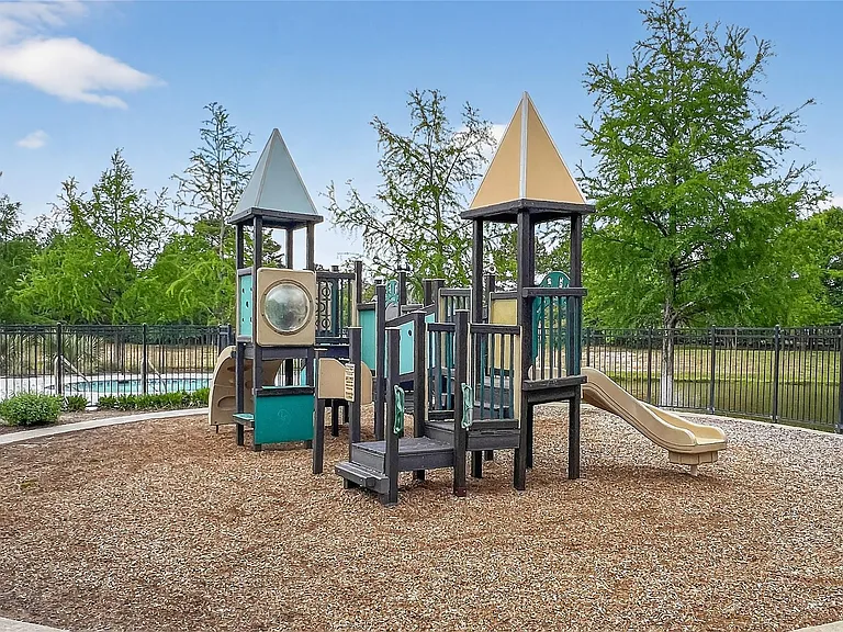 16817 Pink Wintergreen Dr — Photo 48