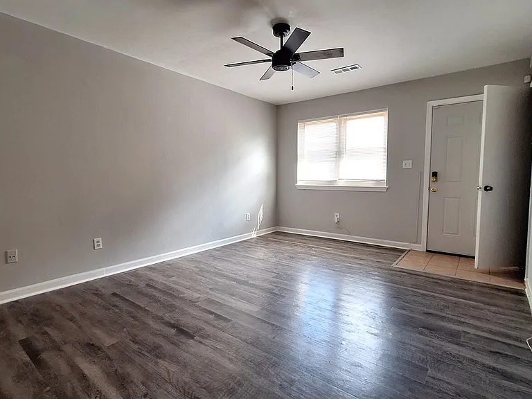2429 Arkansas Ave — Photo 12