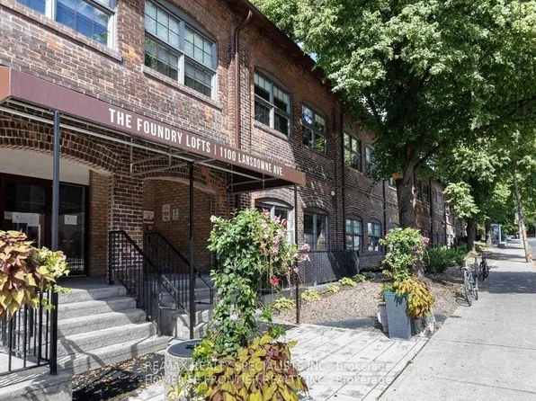 1100 Lansdowne Ave #201, Toronto, ON M6H 4K1