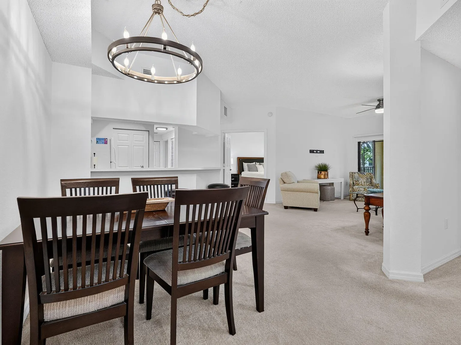3 bed, 2.0 bath, 1316 sqft, $2,800 — Photo 4