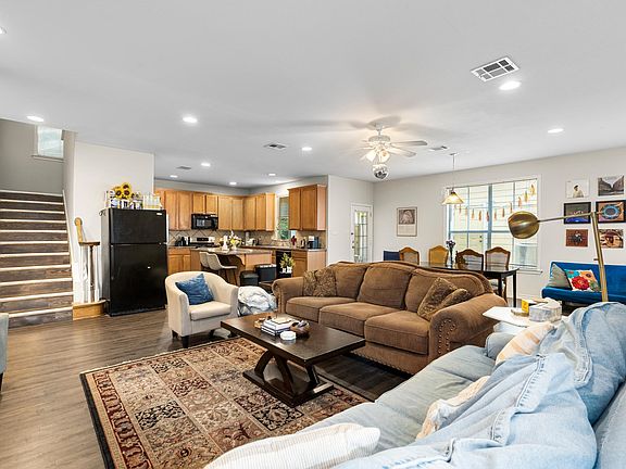 4th image of 5104 Caswell Ave #A