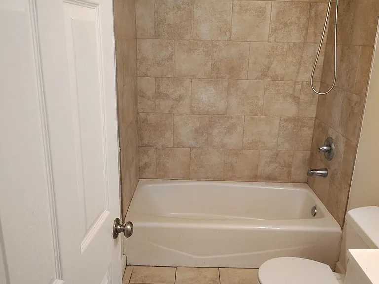 25634 Packard St — Photo 2