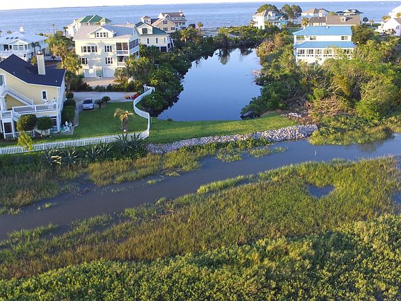4th image of 10 Windjammer Lane