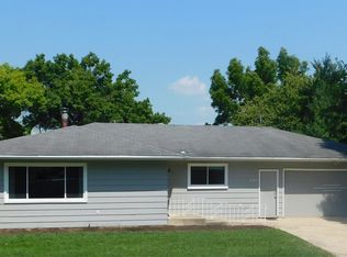 227 E Roosevelt Rd, Stillman Valley, IL 61084