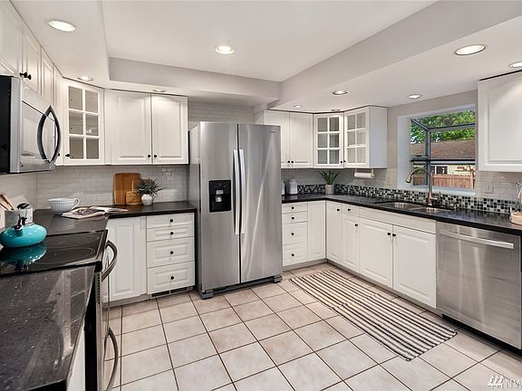 5th image of 1638 172nd Ave NE