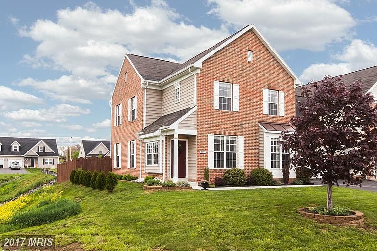 1st image of 3685 Rolling Hills Dr