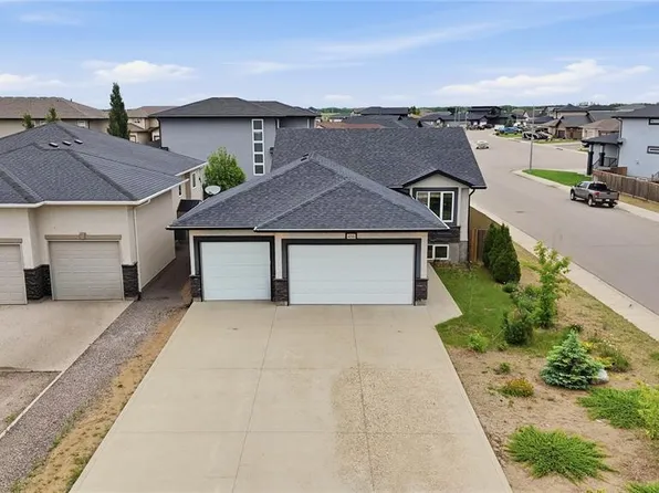 456 5th AVENUE, Pilot Butte, SK S0G 3Z0