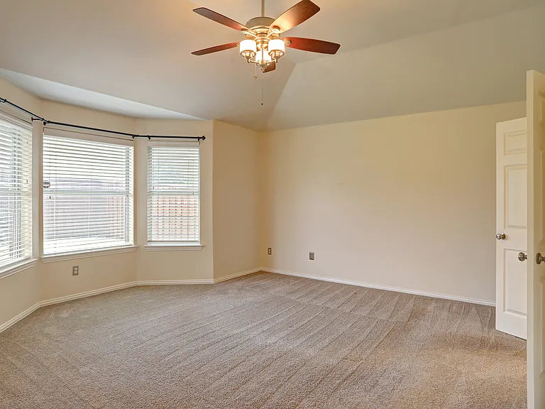 2804 Cascade Cove Dr — Photo 11
