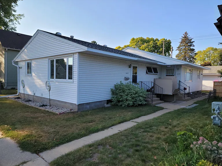 1479 Redfield St — Photo 3