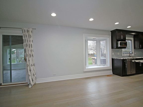 5th image of 2609 Arrowwood Ln