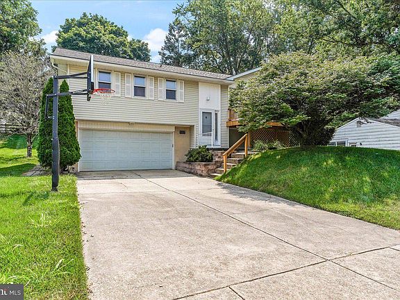3rd image of 537 Cabot Dr