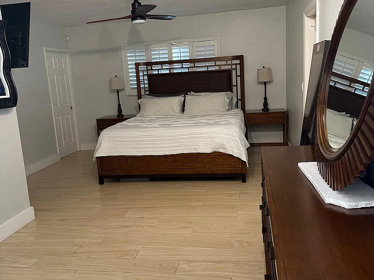338 Oak St — Photo 16
