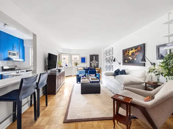 35 Park Avenue image 1 of 8