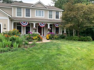 2800 S Saddle Ridge Ct NE, Rockford, MI 49341