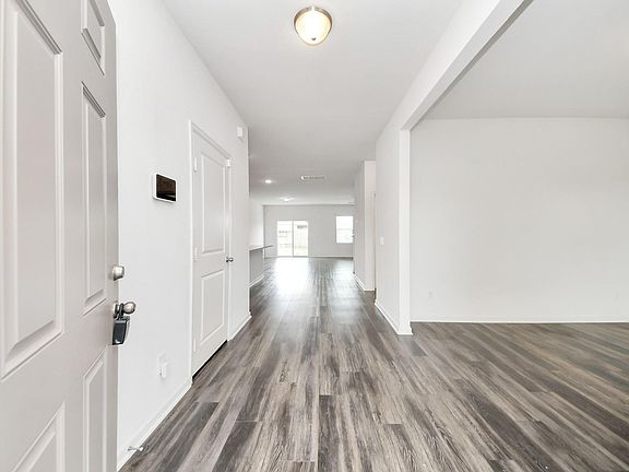 3rd image of 2056 Spindle Tree Ln