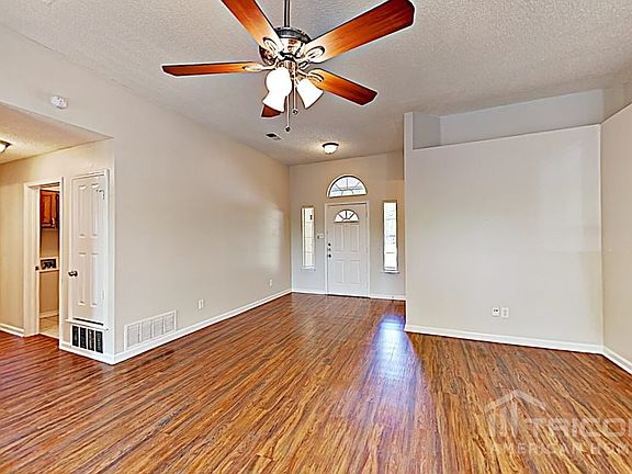 3rd image of 6504 Towne Park Dr