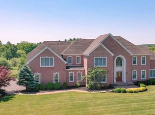 3 Robin Hill Way, Ringoes, NJ 08551