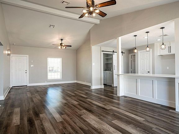 3rd image of 434 Oak Ridge Pl