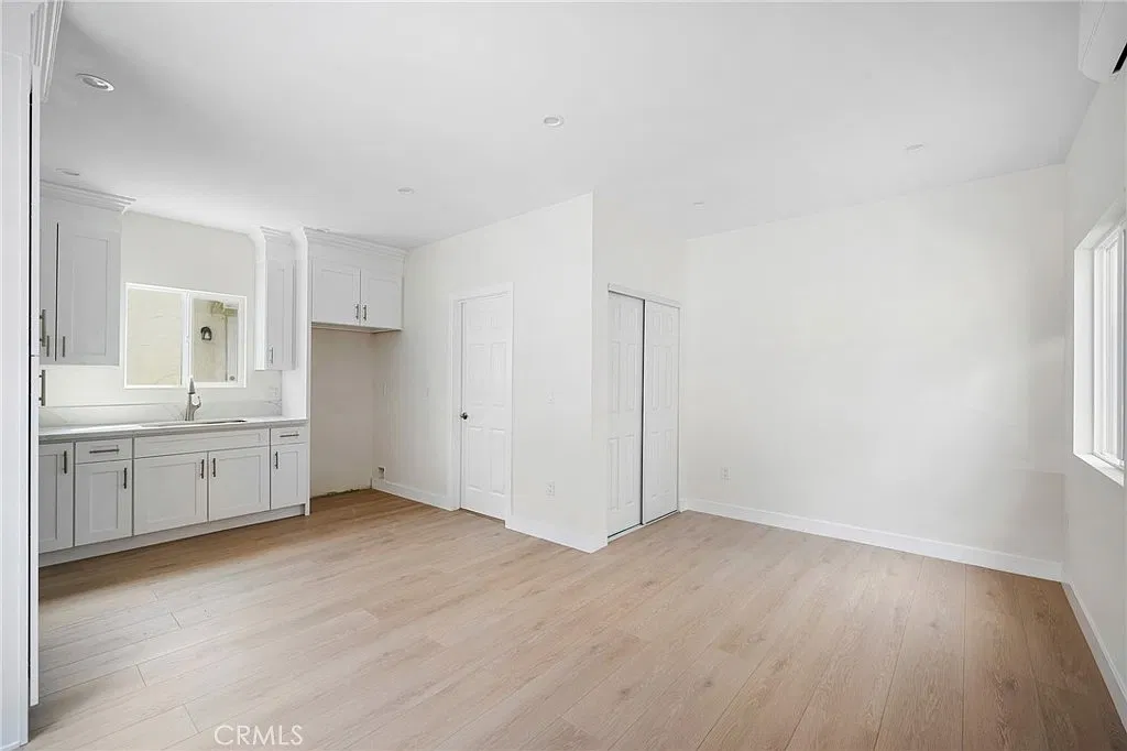 Studio, 365 sqft, $1,600 — Photo 2