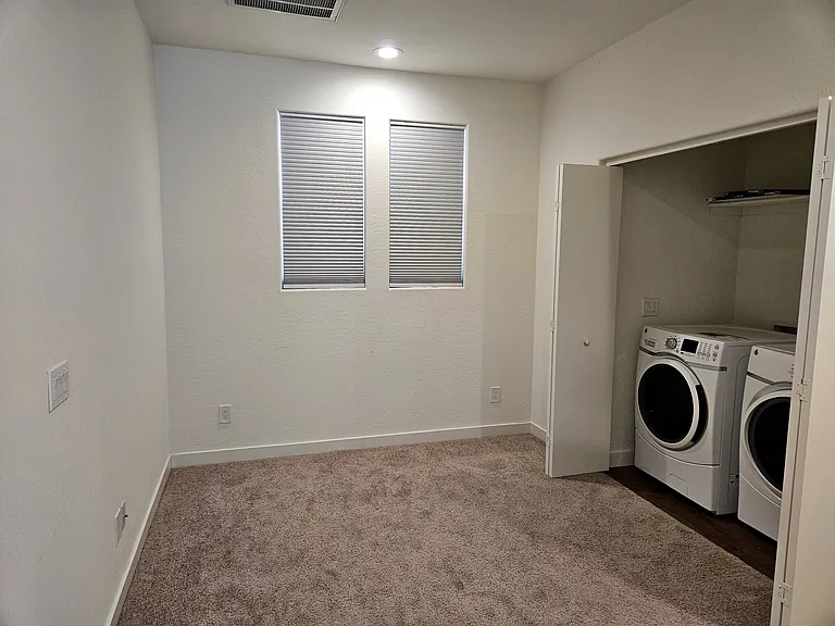 3218 W Glendale Ave #36 — Photo 17