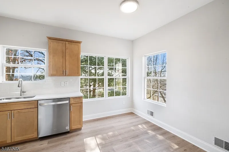2 bed, 3.5 bath, $3,600 — Photo 4