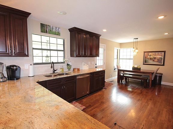 Beautiful open kitchen. Plenty of room for preparing intimate dinners or a houseful of guests!