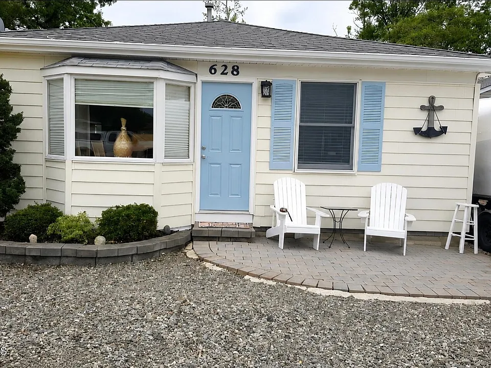 628 E Long Branch Ave