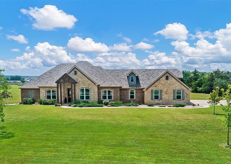 1st image of 123 Creek Crossing Ln
